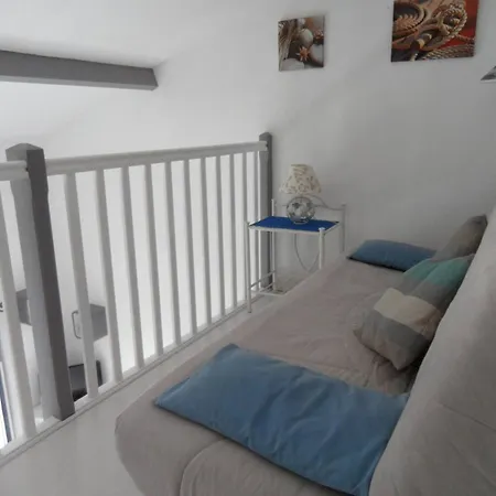 Apartment Mazet Climatise Avec Piscine, Terrasse Et Parking Privatif - 4 Couchages, - Fr-1-251-736 Le Lavandou