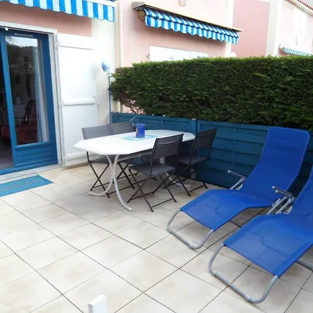 Apartment Mazet Climatise Avec Piscine, Terrasse Et Parking Privatif - 4 Couchages, - Fr-1-251-736 Le Lavandou